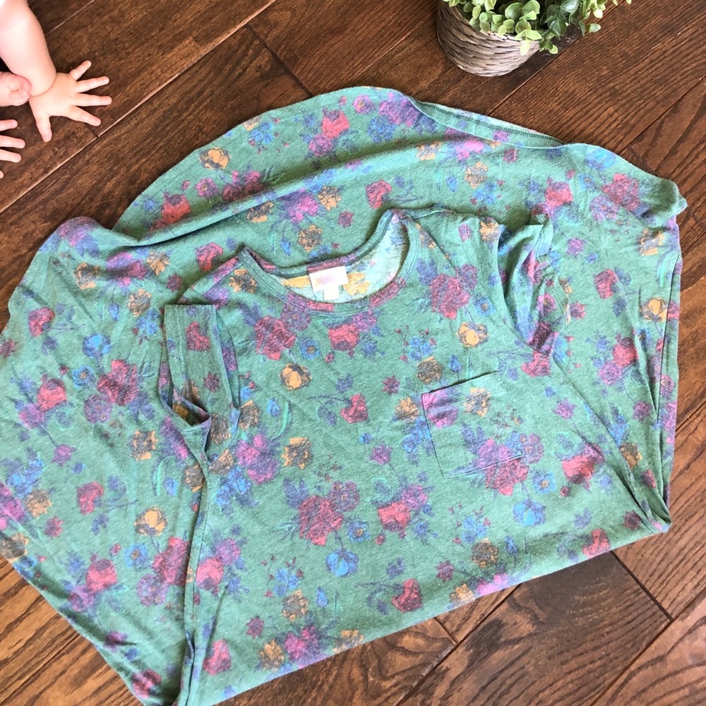 Floral Carly